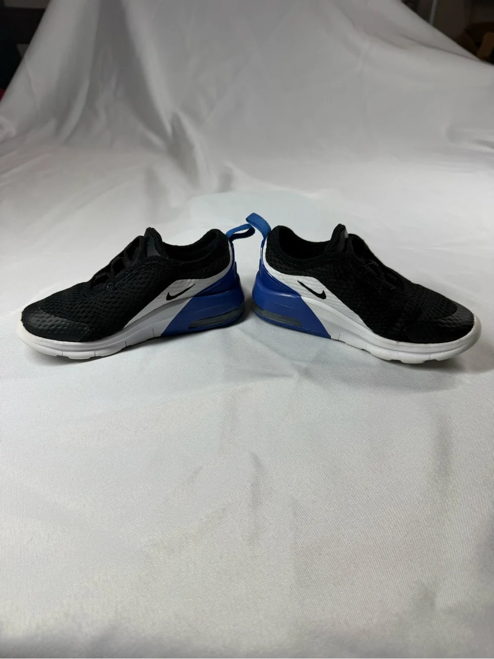 Nike Kids Black and Blue Slip-On Sneakers with White Midsole Size 9C - Picture 10 of 11